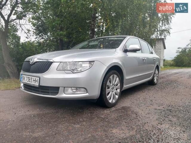 Сірий Шкода Суперб, об'ємом двигуна 1.97 л та пробігом 150 тис. км за 9300 $, фото 1 на Automoto.ua
