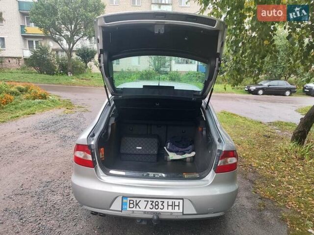 Сірий Шкода Суперб, об'ємом двигуна 1.97 л та пробігом 150 тис. км за 9300 $, фото 9 на Automoto.ua