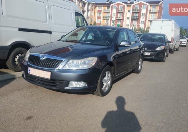 Серый Шкода Суперб, объемом двигателя 1.6 л и пробегом 315 тыс. км за 3500 $, фото 2 на Automoto.ua