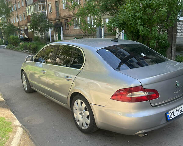 Шкода Суперб 2009 в Хмельницком на Automoto.ua Серый Шкода Суперб, объемом двигателя 2 л и пробегом 234 тыс. км за 8500 $, фото 20 на Automoto.ua