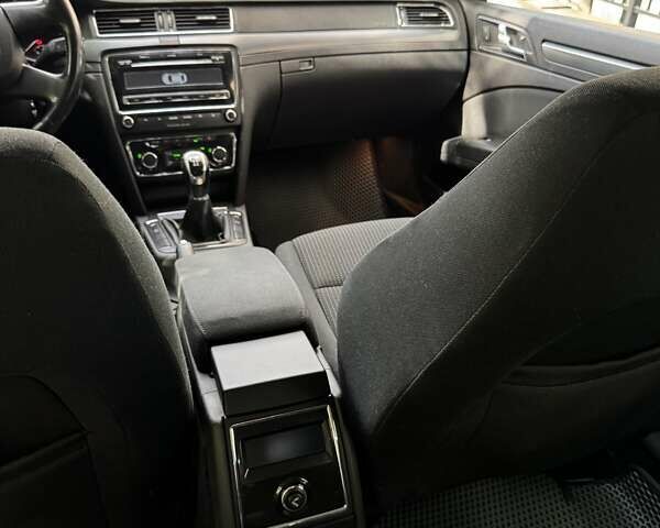 Сірий Шкода Суперб, об'ємом двигуна 1.9 л та пробігом 283 тис. км за 7500 $, фото 31 на Automoto.ua