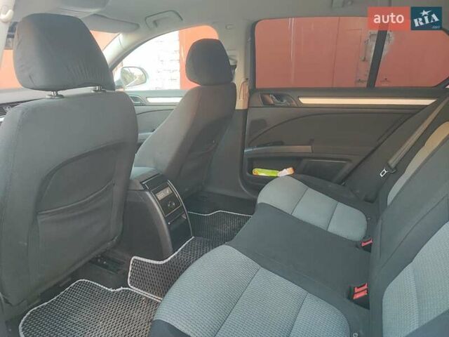 Серый Шкода Суперб, объемом двигателя 1.9 л и пробегом 297 тыс. км за 8450 $, фото 7 на Automoto.ua