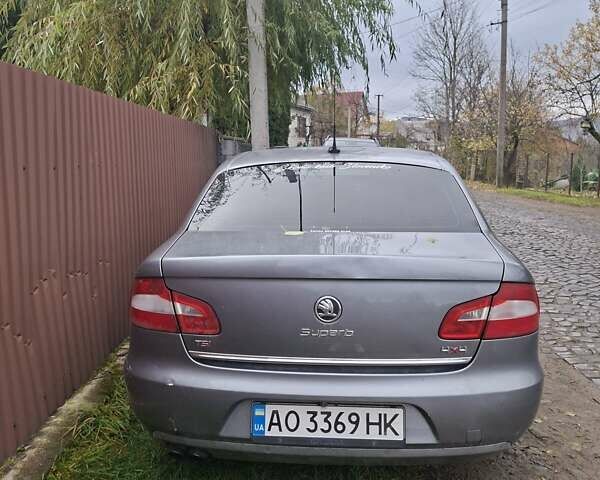 Серый Шкода Суперб, объемом двигателя 1.8 л и пробегом 227 тыс. км за 9044 $, фото 5 на Automoto.ua