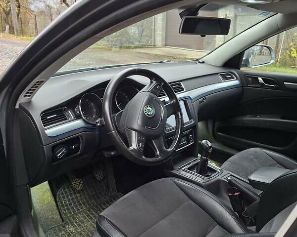 Серый Шкода Суперб, объемом двигателя 1.8 л и пробегом 227 тыс. км за 9044 $, фото 6 на Automoto.ua