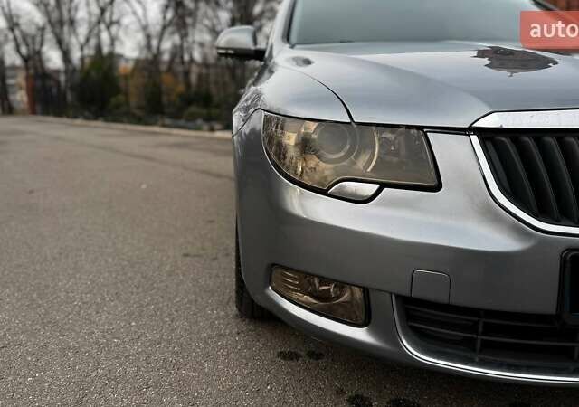 Серый Шкода Суперб, объемом двигателя 0 л и пробегом 187 тыс. км за 9899 $, фото 3 на Automoto.ua