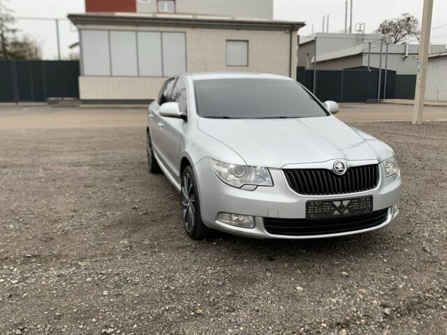 Сірий Шкода Суперб, об'ємом двигуна 1.4 л та пробігом 400 тис. км за 9999 $, фото 5 на Automoto.ua