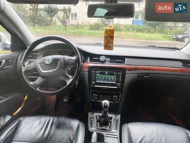 Сірий Шкода Суперб, об'ємом двигуна 1.97 л та пробігом 150 тис. км за 9300 $, фото 18 на Automoto.ua