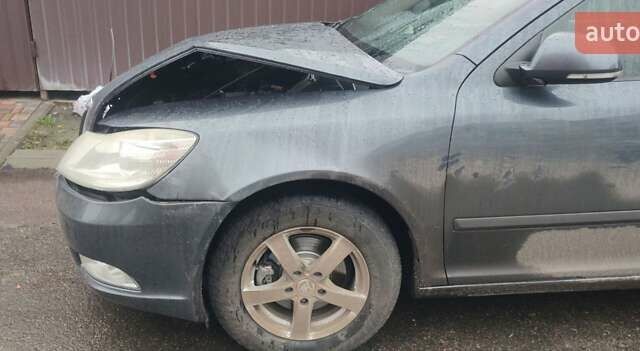 Серый Шкода Суперб, объемом двигателя 1.6 л и пробегом 315 тыс. км за 3500 $, фото 1 на Automoto.ua