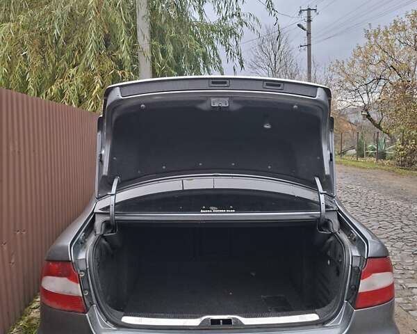 Серый Шкода Суперб, объемом двигателя 1.8 л и пробегом 227 тыс. км за 9044 $, фото 1 на Automoto.ua