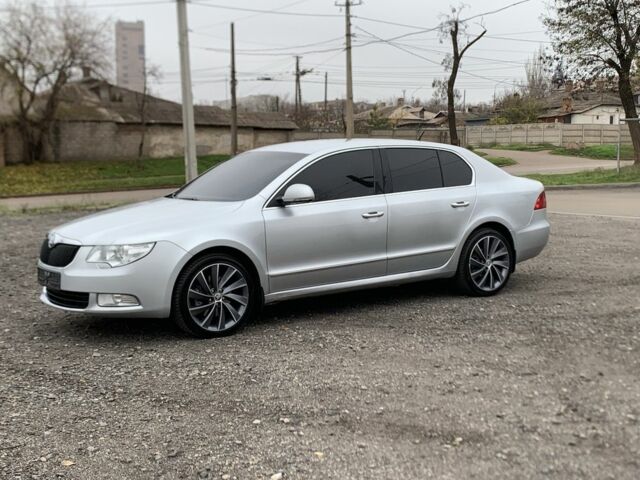 Сірий Шкода Суперб, об'ємом двигуна 1.4 л та пробігом 400 тис. км за 9999 $, фото 7 на Automoto.ua