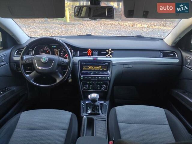 Серый Шкода Суперб, объемом двигателя 1.97 л и пробегом 250 тыс. км за 8699 $, фото 24 на Automoto.ua