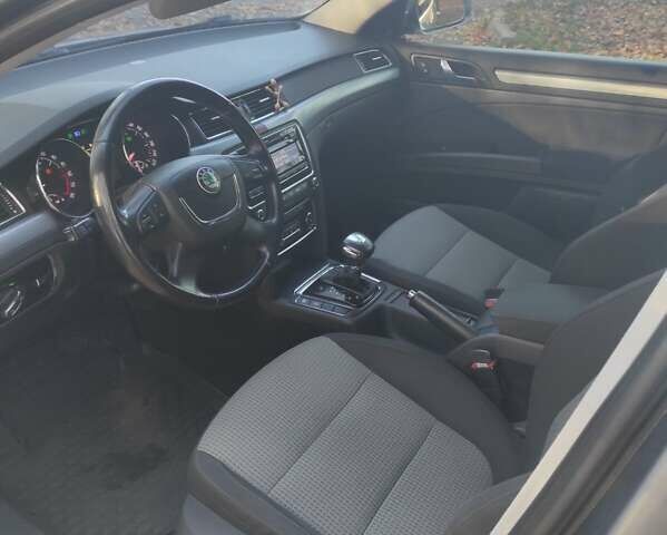 Серый Шкода Суперб, объемом двигателя 1.97 л и пробегом 250 тыс. км за 8699 $, фото 13 на Automoto.ua