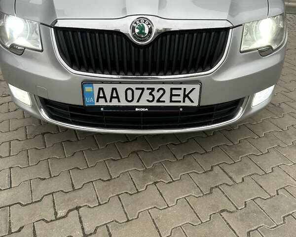 Серый Шкода Суперб, объемом двигателя 1.8 л и пробегом 218 тыс. км за 10500 $, фото 9 на Automoto.ua