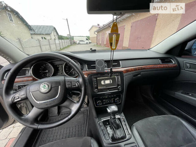 Шкода Суперб 2010 в Ивано-Франковске на Automoto.ua Серый Шкода Суперб, объемом двигателя 1.97 л и пробегом 253 тыс. км за 10000 $, фото 13 на Automoto.ua