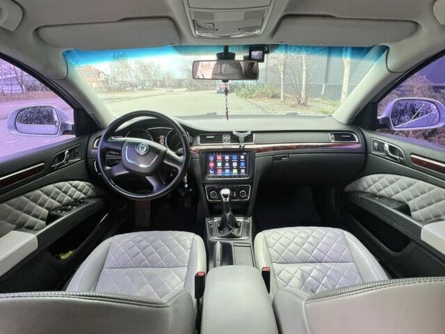 Сірий Шкода Суперб, об'ємом двигуна 1.8 л та пробігом 260 тис. км за 8200 $, фото 2 на Automoto.ua