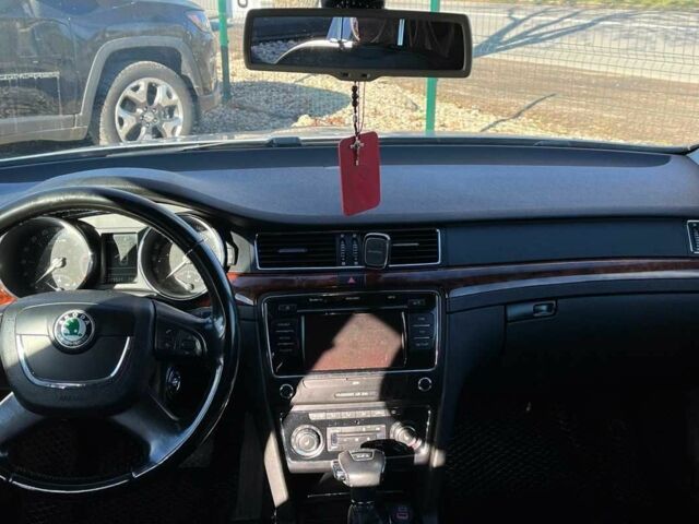 Серый Шкода Суперб, объемом двигателя 2 л и пробегом 280 тыс. км за 9500 $, фото 10 на Automoto.ua