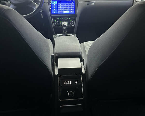 Серый Шкода Суперб, объемом двигателя 1.8 л и пробегом 218 тыс. км за 10500 $, фото 15 на Automoto.ua