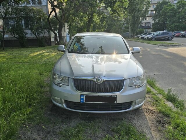 Сірий Шкода Суперб, об'ємом двигуна 0 л та пробігом 227 тис. км за 8000 $, фото 2 на Automoto.ua