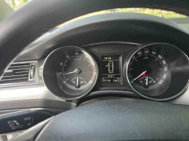 Сірий Шкода Суперб, об'ємом двигуна 0 л та пробігом 227 тис. км за 8000 $, фото 7 на Automoto.ua