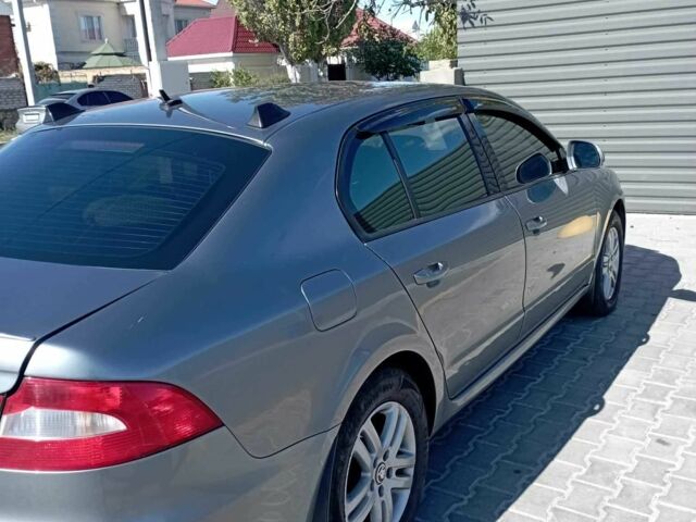 Серый Шкода Суперб, объемом двигателя 1.8 л и пробегом 237 тыс. км за 8223 $, фото 3 на Automoto.ua