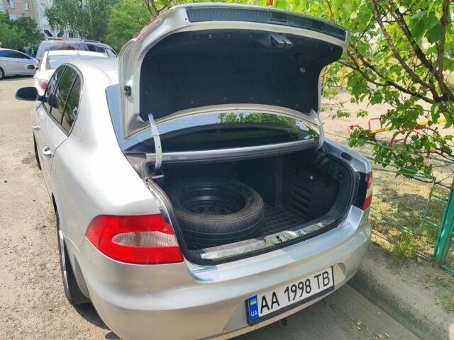 Сірий Шкода Суперб, об'ємом двигуна 1.8 л та пробігом 189 тис. км за 9250 $, фото 2 на Automoto.ua
