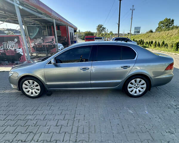Сірий Шкода Суперб, об'ємом двигуна 2 л та пробігом 286 тис. км за 9800 $, фото 3 на Automoto.ua