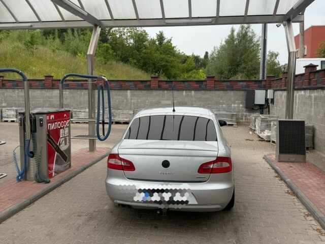 Сірий Шкода Суперб, об'ємом двигуна 2 л та пробігом 450 тис. км за 4500 $, фото 3 на Automoto.ua