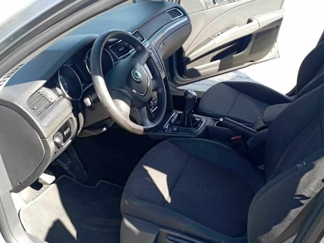 Серый Шкода Суперб, объемом двигателя 1.8 л и пробегом 237 тыс. км за 8223 $, фото 5 на Automoto.ua