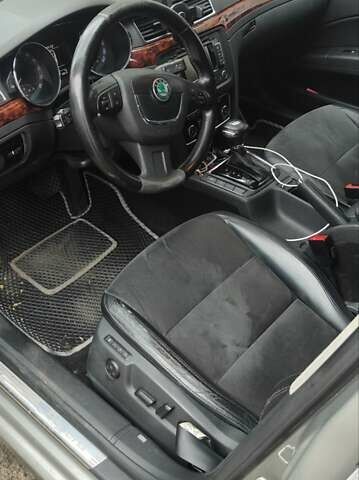 Сірий Шкода Суперб, об'ємом двигуна 1.97 л та пробігом 335 тис. км за 9500 $, фото 6 на Automoto.ua