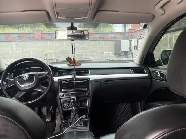 Сірий Шкода Суперб, об'ємом двигуна 2 л та пробігом 450 тис. км за 4500 $, фото 5 на Automoto.ua