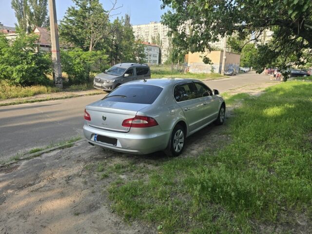 Сірий Шкода Суперб, об'ємом двигуна 0 л та пробігом 227 тис. км за 8000 $, фото 3 на Automoto.ua