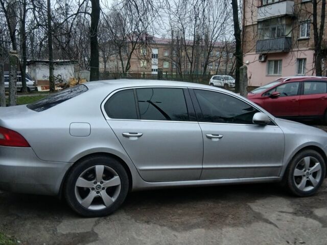 Серый Шкода Суперб, объемом двигателя 1.8 л и пробегом 230 тыс. км за 8000 $, фото 7 на Automoto.ua