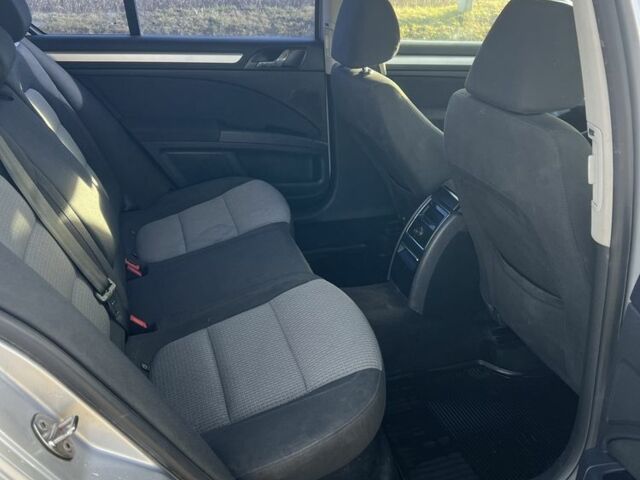 Серый Шкода Суперб, объемом двигателя 1.8 л и пробегом 235 тыс. км за 7200 $, фото 12 на Automoto.ua