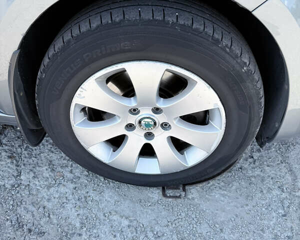 Сірий Шкода Суперб, об'ємом двигуна 1.8 л та пробігом 338 тис. км за 7100 $, фото 29 на Automoto.ua