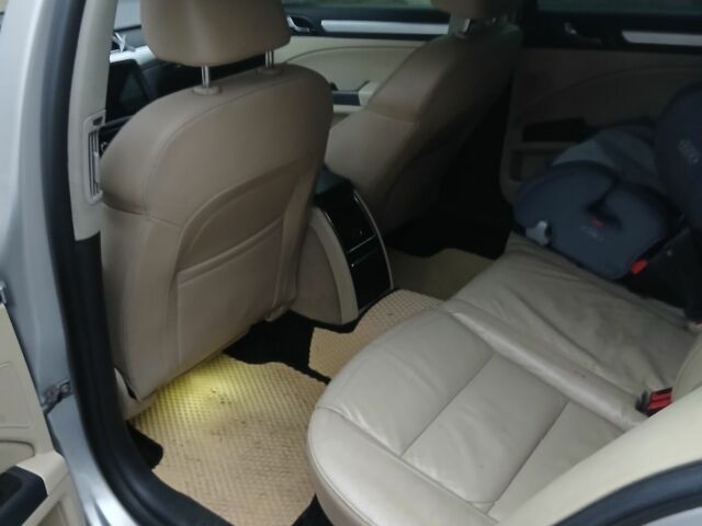 Серый Шкода Суперб, объемом двигателя 1.8 л и пробегом 230 тыс. км за 8000 $, фото 2 на Automoto.ua