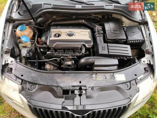 Серый Шкода Суперб, объемом двигателя 1.8 л и пробегом 228 тыс. км за 11100 $, фото 1 на Automoto.ua