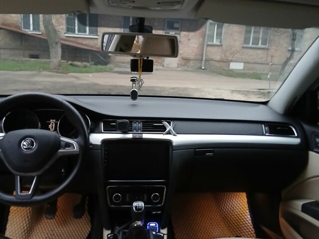 Серый Шкода Суперб, объемом двигателя 1.8 л и пробегом 230 тыс. км за 8000 $, фото 10 на Automoto.ua