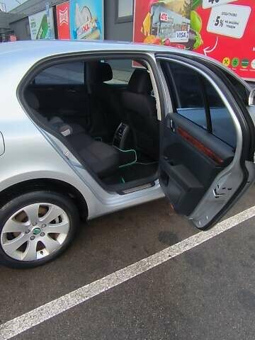 Серый Шкода Суперб, объемом двигателя 1.8 л и пробегом 228 тыс. км за 11100 $, фото 17 на Automoto.ua