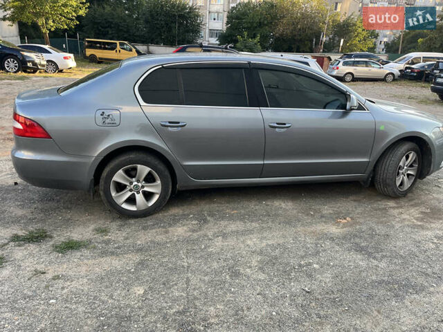 Шкода Суперб 2011 у Хмельницькому на Automoto.ua Сірий Шкода Суперб, об'ємом двигуна 1.6 л та пробігом 225 тис. км за 8600 $, фото 4 на Automoto.ua