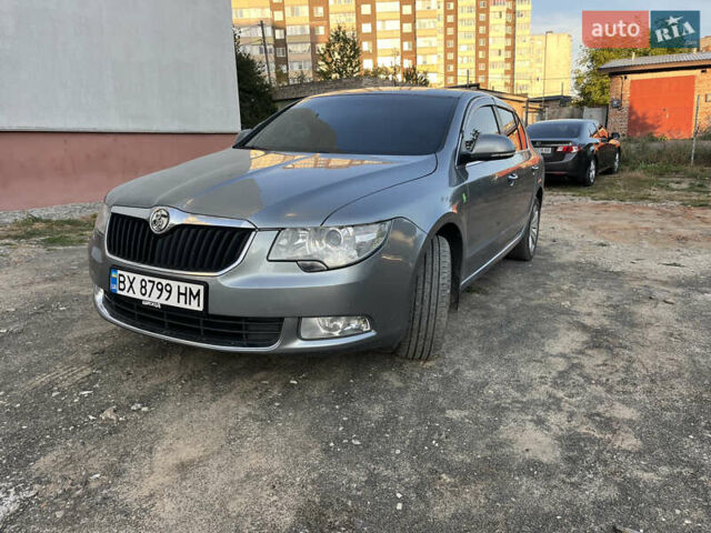 Шкода Суперб 2011 у Хмельницькому на Automoto.ua Сірий Шкода Суперб, об'ємом двигуна 1.6 л та пробігом 225 тис. км за 8600 $, фото 2 на Automoto.ua