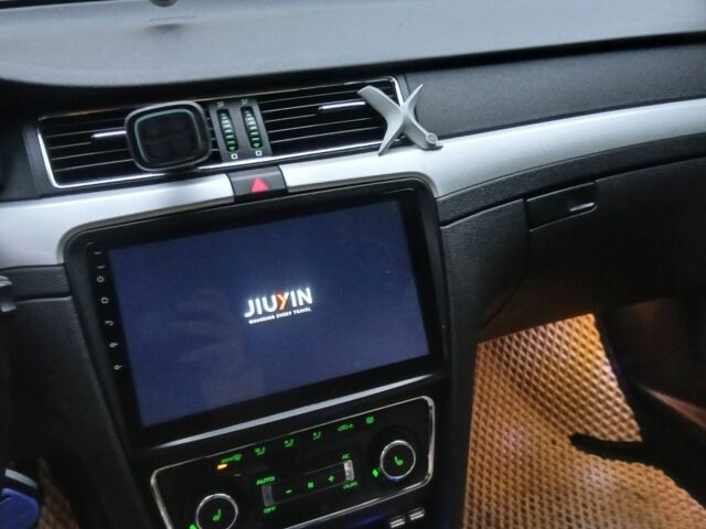 Серый Шкода Суперб, объемом двигателя 1.8 л и пробегом 230 тыс. км за 8000 $, фото 9 на Automoto.ua