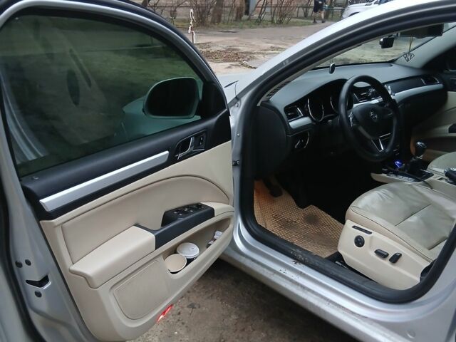 Серый Шкода Суперб, объемом двигателя 1.8 л и пробегом 230 тыс. км за 8000 $, фото 1 на Automoto.ua