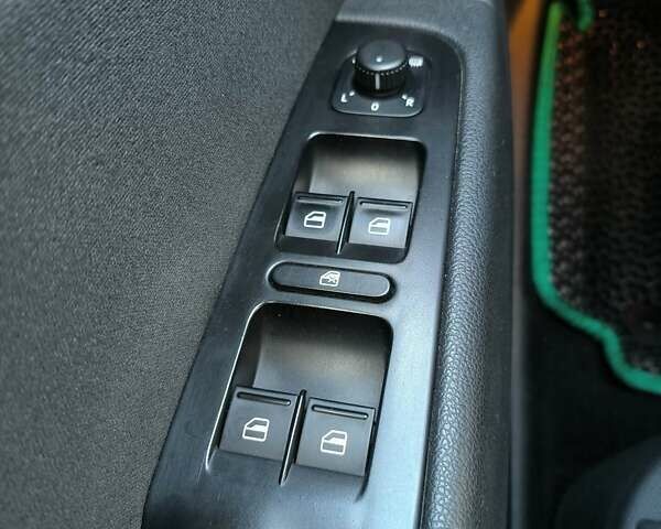 Серый Шкода Суперб, объемом двигателя 1.8 л и пробегом 228 тыс. км за 11100 $, фото 38 на Automoto.ua