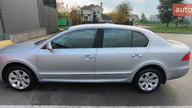 Серый Шкода Суперб, объемом двигателя 1.8 л и пробегом 230 тыс. км за 10000 $, фото 25 на Automoto.ua