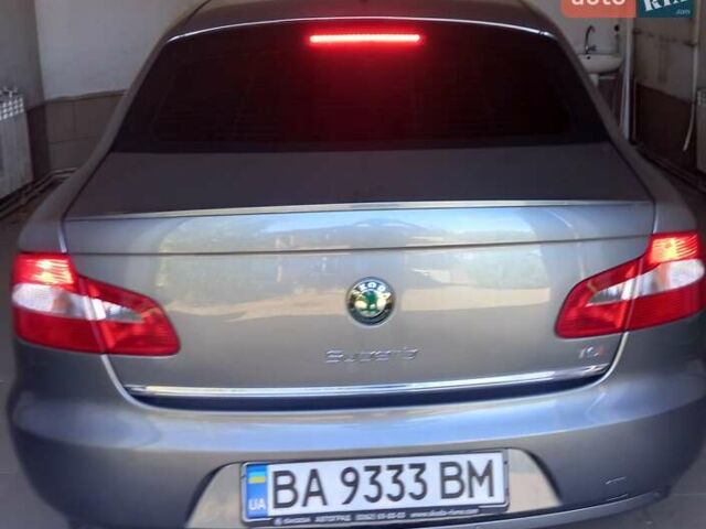 Серый Шкода Суперб, объемом двигателя 1.79 л и пробегом 149 тыс. км за 9000 $, фото 2 на Automoto.ua