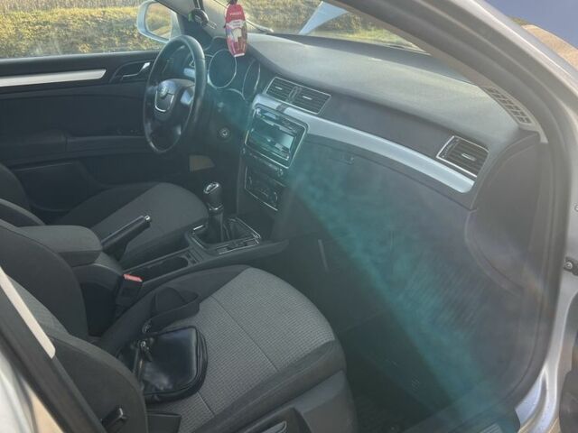 Серый Шкода Суперб, объемом двигателя 1.8 л и пробегом 235 тыс. км за 7200 $, фото 14 на Automoto.ua