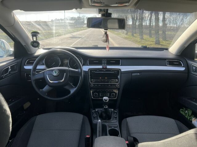 Серый Шкода Суперб, объемом двигателя 1.8 л и пробегом 235 тыс. км за 7200 $, фото 22 на Automoto.ua