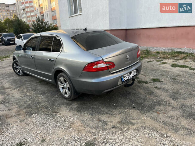 Шкода Суперб 2011 у Хмельницькому на Automoto.ua Сірий Шкода Суперб, об'ємом двигуна 1.6 л та пробігом 225 тис. км за 8600 $, фото 7 на Automoto.ua