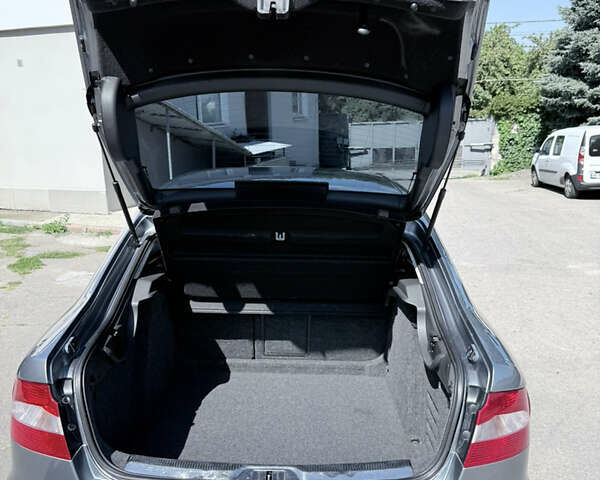 Сірий Шкода Суперб, об'ємом двигуна 1.8 л та пробігом 338 тис. км за 7100 $, фото 22 на Automoto.ua