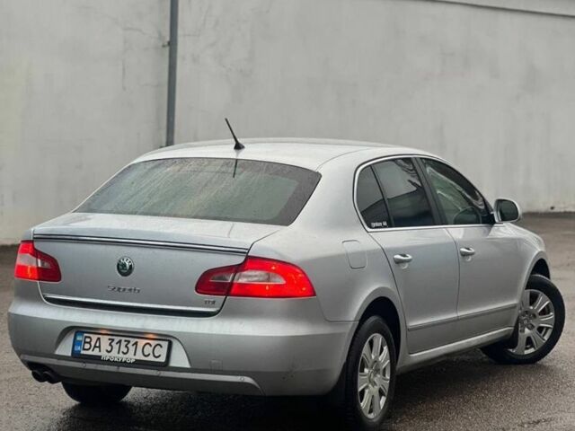 Сірий Шкода Суперб, об'ємом двигуна 2 л та пробігом 245 тис. км за 9900 $, фото 3 на Automoto.ua